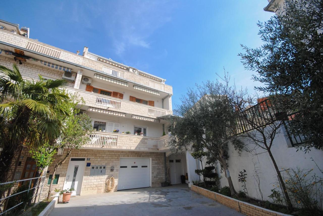 Apartment Tina Podstrana Esterno foto