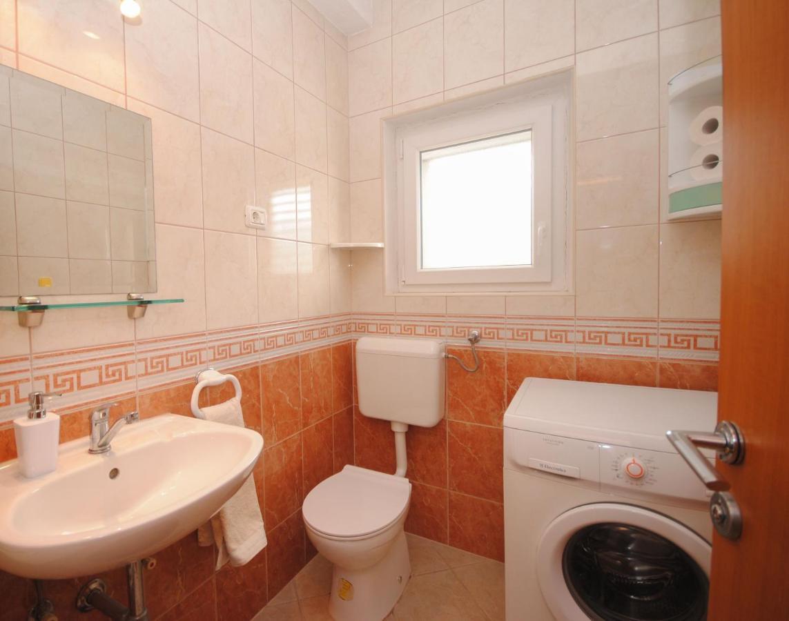 Apartment Tina Podstrana Esterno foto